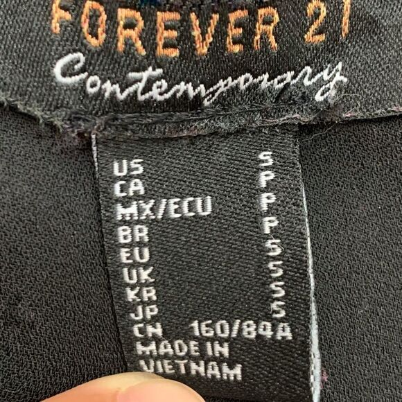 Forever 21 Black Ruffle Women’s Top - Picture 10 of 12